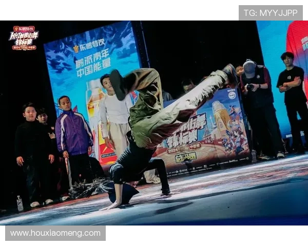 北京滑板队在世界街舞大赛中以77分稳居积分榜首位